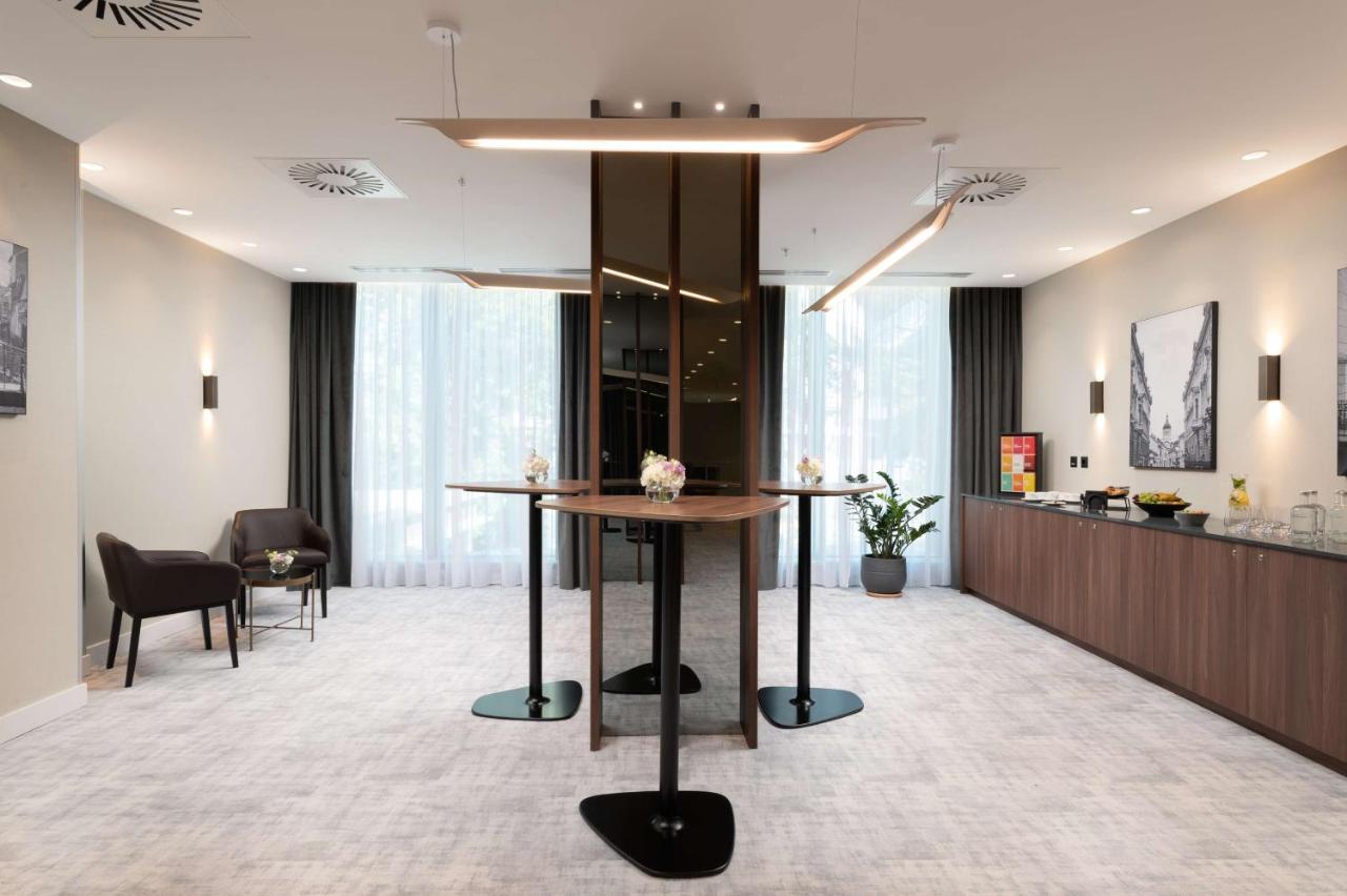 Radisson Blu Hotel, Cluj Εξωτερικό φωτογραφία The interior of the new library