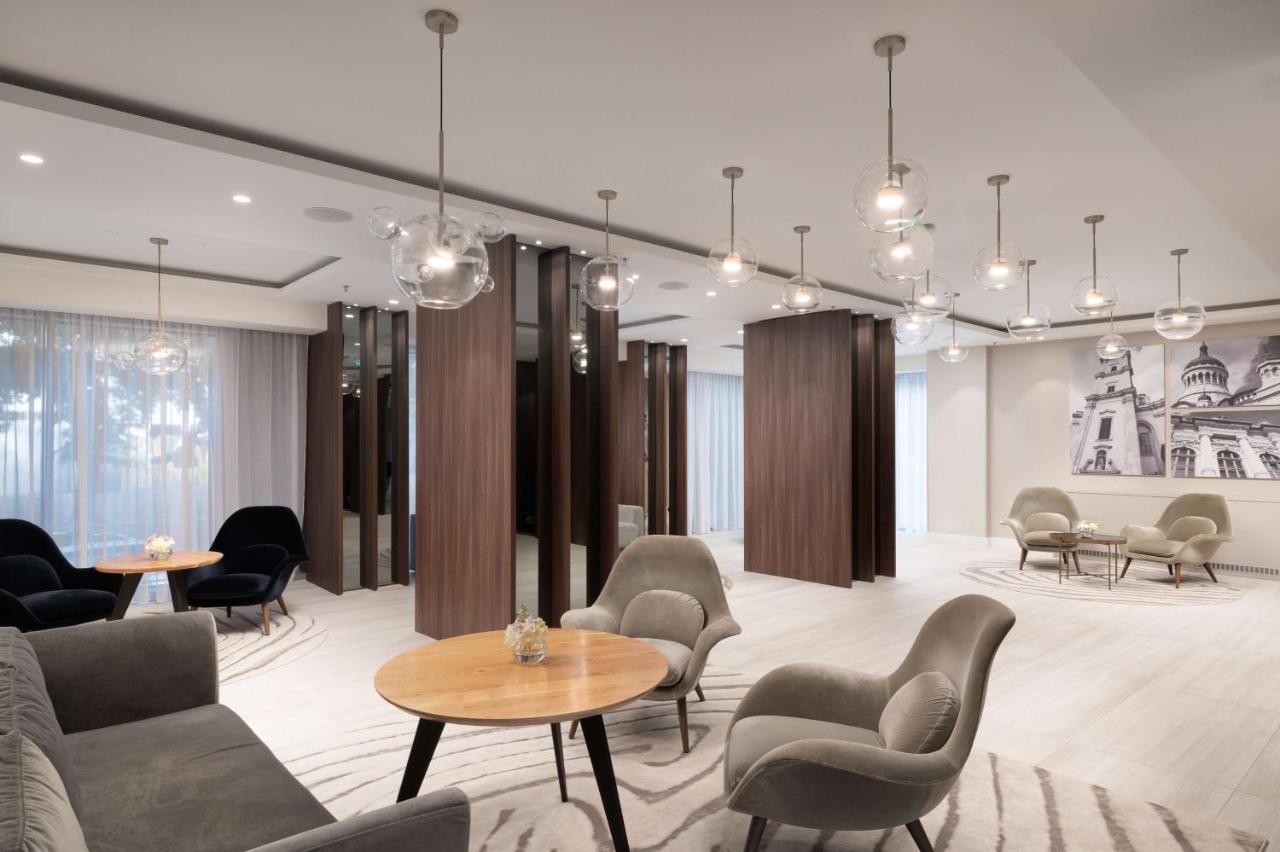 Radisson Blu Hotel, Cluj Εξωτερικό φωτογραφία The lounge at the airport