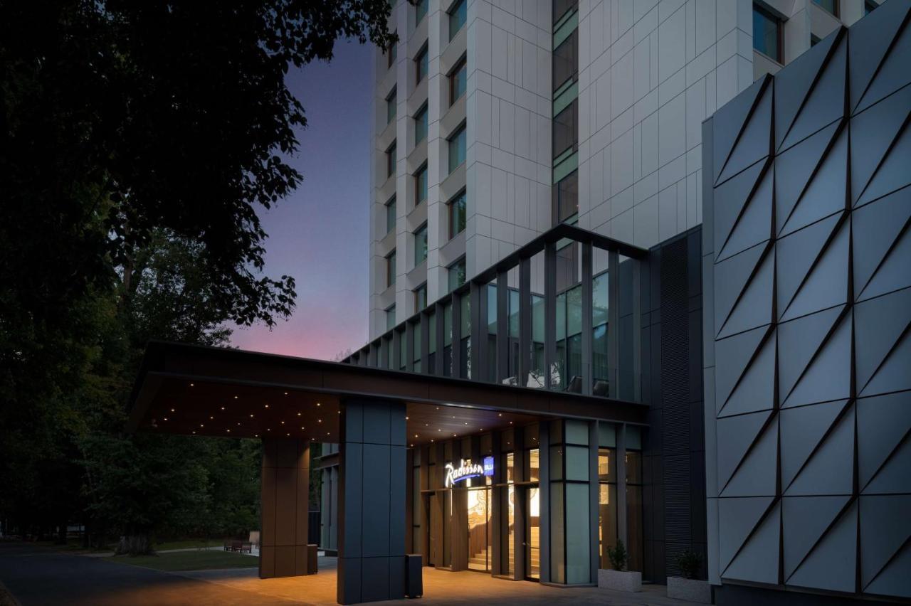 Radisson Blu Hotel, Cluj Εξωτερικό φωτογραφία Entrance to the hotel