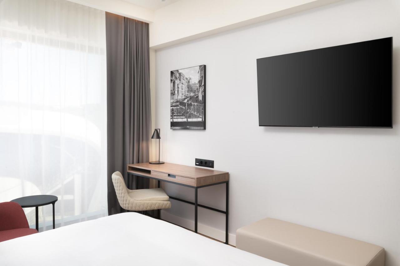 Radisson Blu Hotel, Cluj Εξωτερικό φωτογραφία A room at the hotel