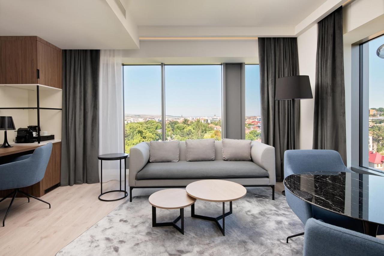 Radisson Blu Hotel, Cluj Εξωτερικό φωτογραφία A living room at the hotel