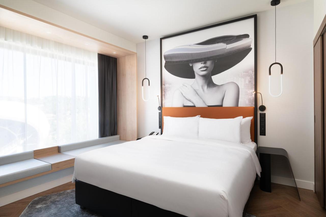 Radisson Blu Hotel, Cluj Εξωτερικό φωτογραφία A bedroom at the hotel
