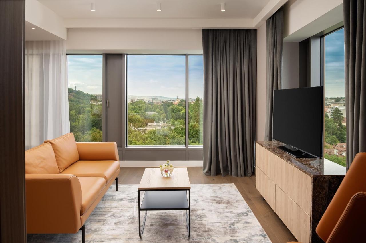 Radisson Blu Hotel, Cluj Εξωτερικό φωτογραφία A living room at the hotel